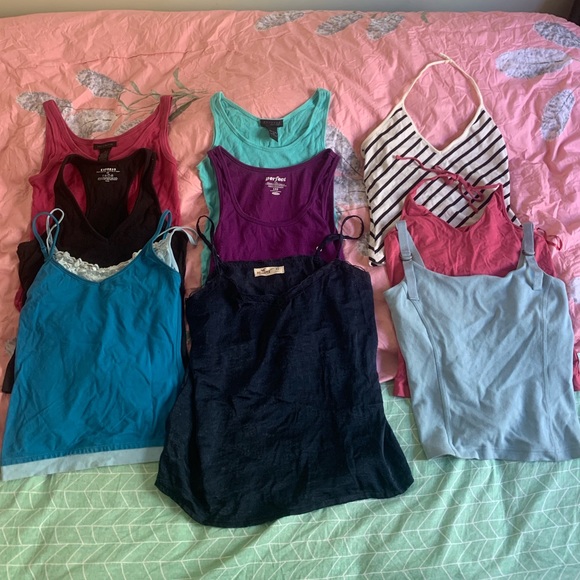 BUNDLE OF TANKS AND CAMIS SIZE XS/S - Picture 1 of 3